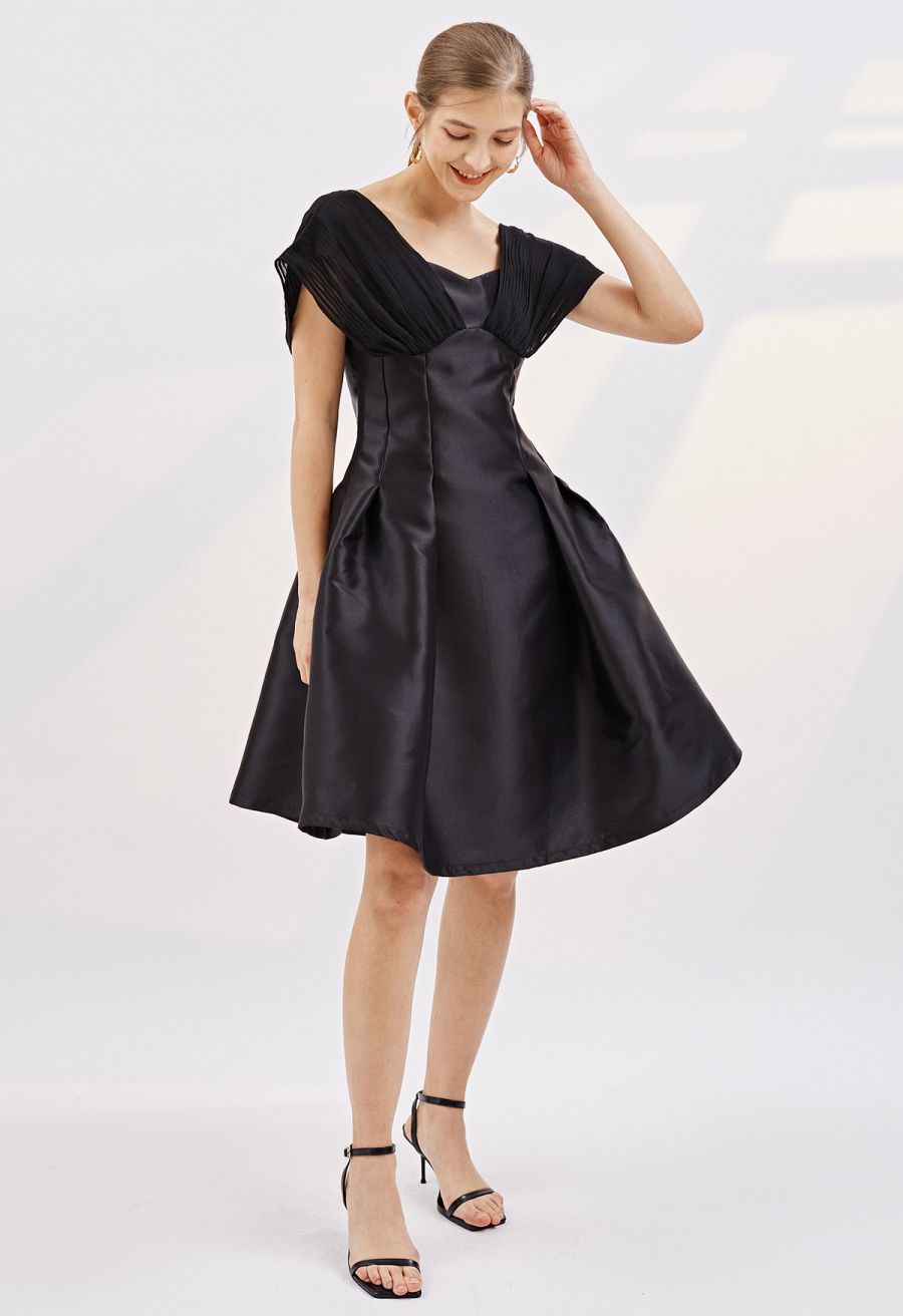 Pleated Chiffon Spliced Cocktail Dress in Black