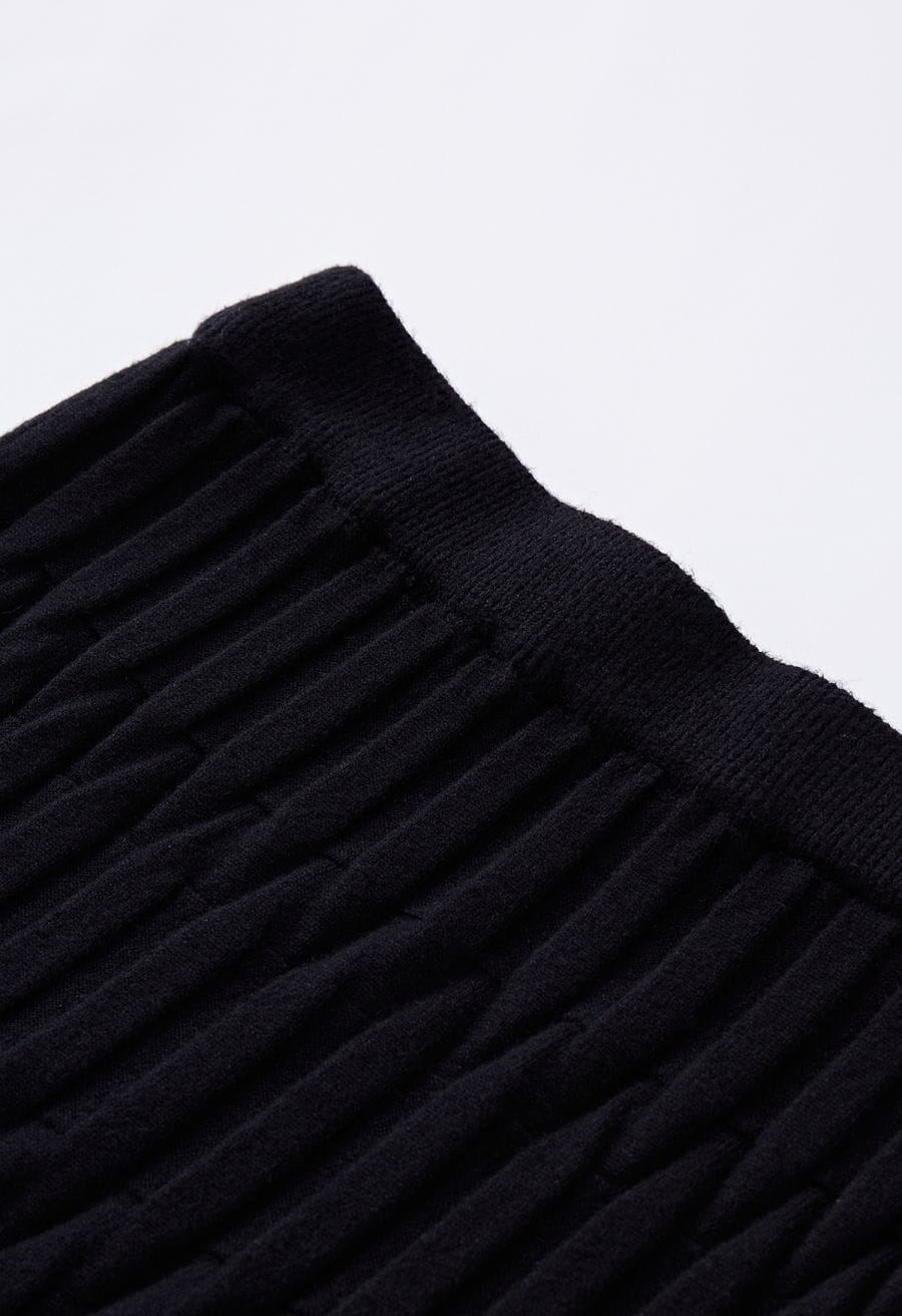 Embossed Texture Knit Pencil Skirt in Black