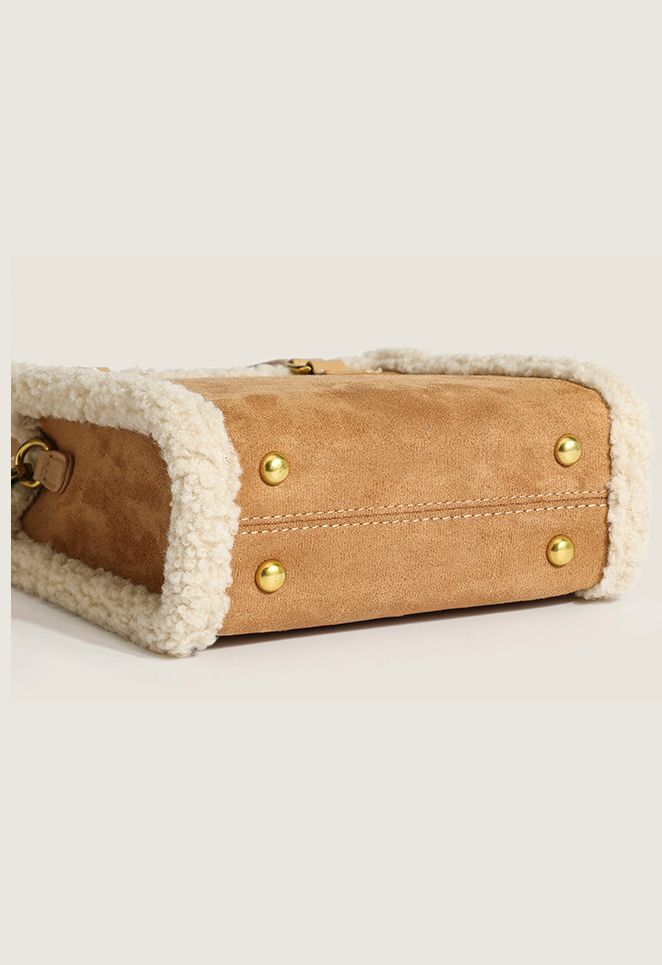 Contrast Lambswool Trim Shoulder Bag in Caramel