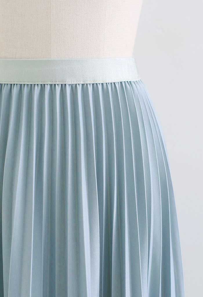 Simplicity Pleated Midi Skirt in Light Blue