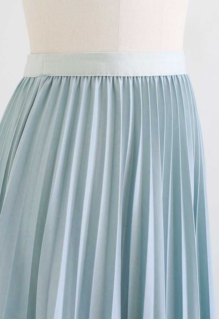 Simplicity Pleated Midi Skirt in Light Blue