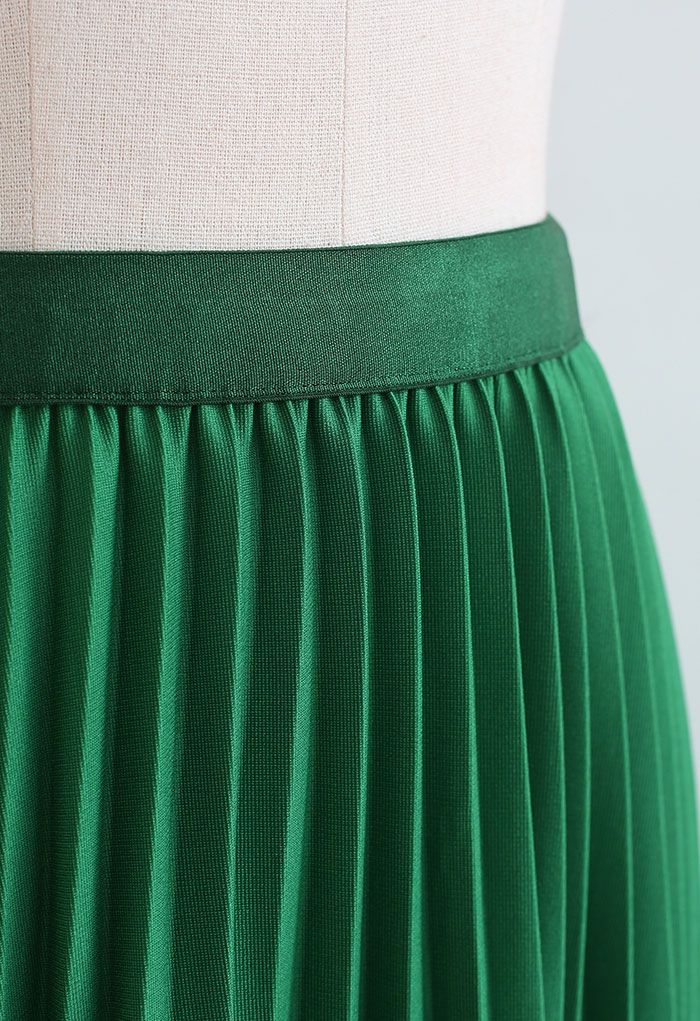 Simplicity Pleated Midi Skirt in Green