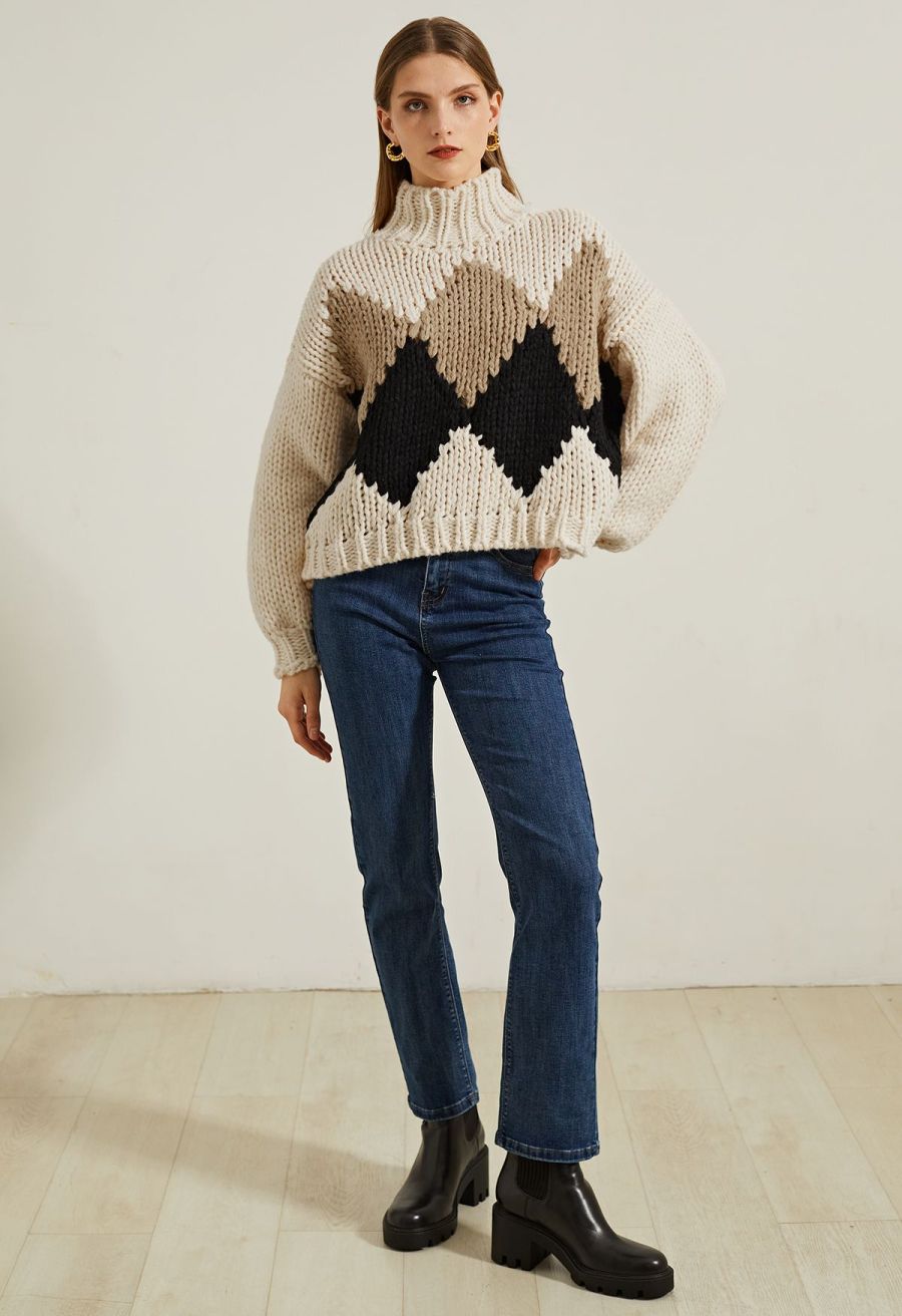 Color Blocked Diamond Chunky Hand Knit Sweater