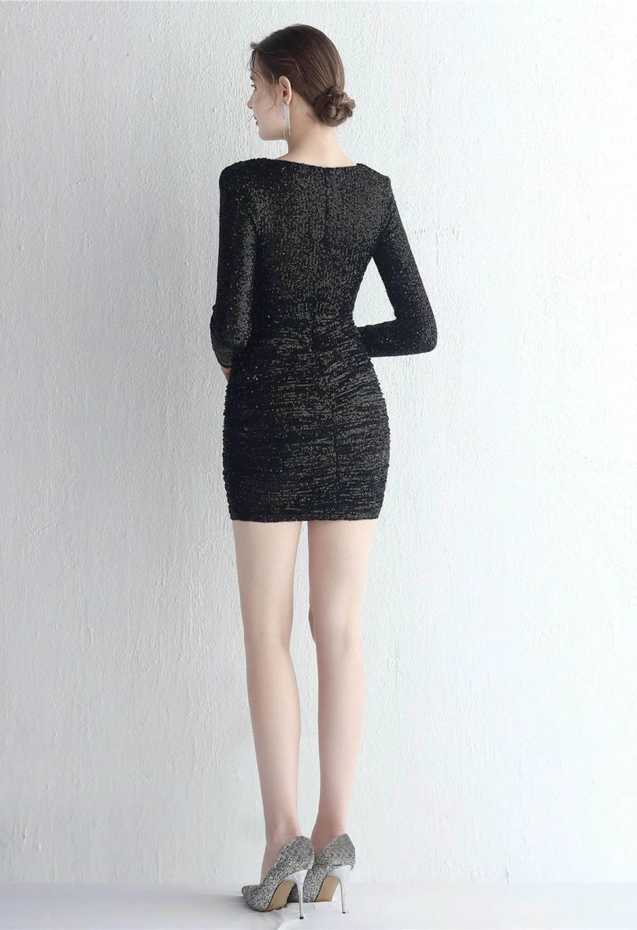 V-Neck Long Sleeves Sequins Cocktail Dress in Black