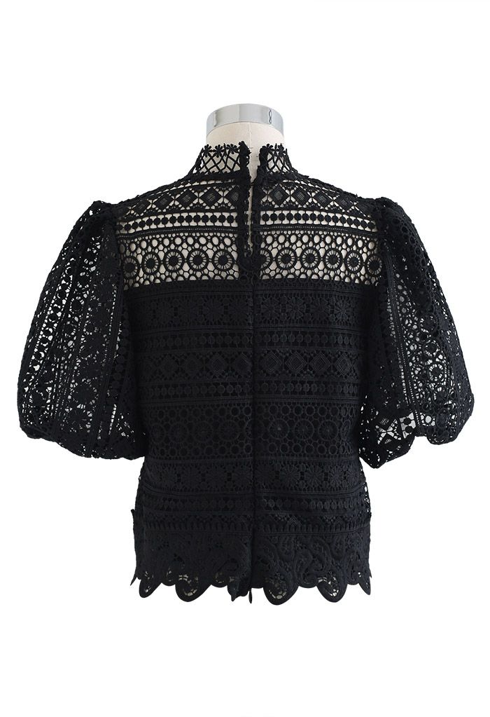 Short-Sleeve Floral Crochet Crop Top in Black
