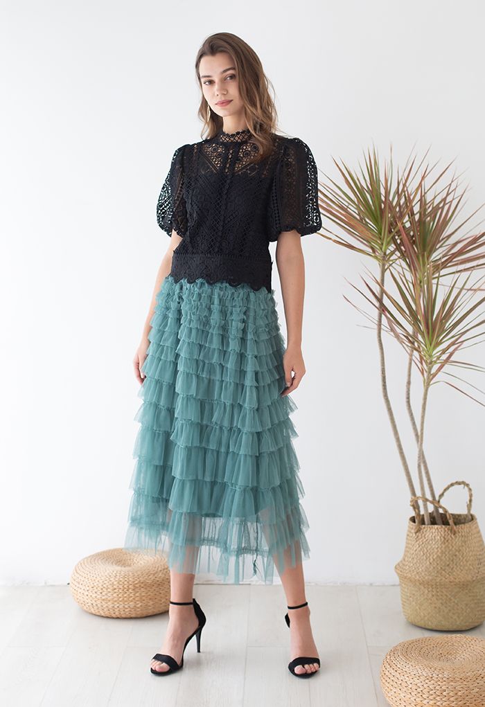 Short-Sleeve Floral Crochet Crop Top in Black