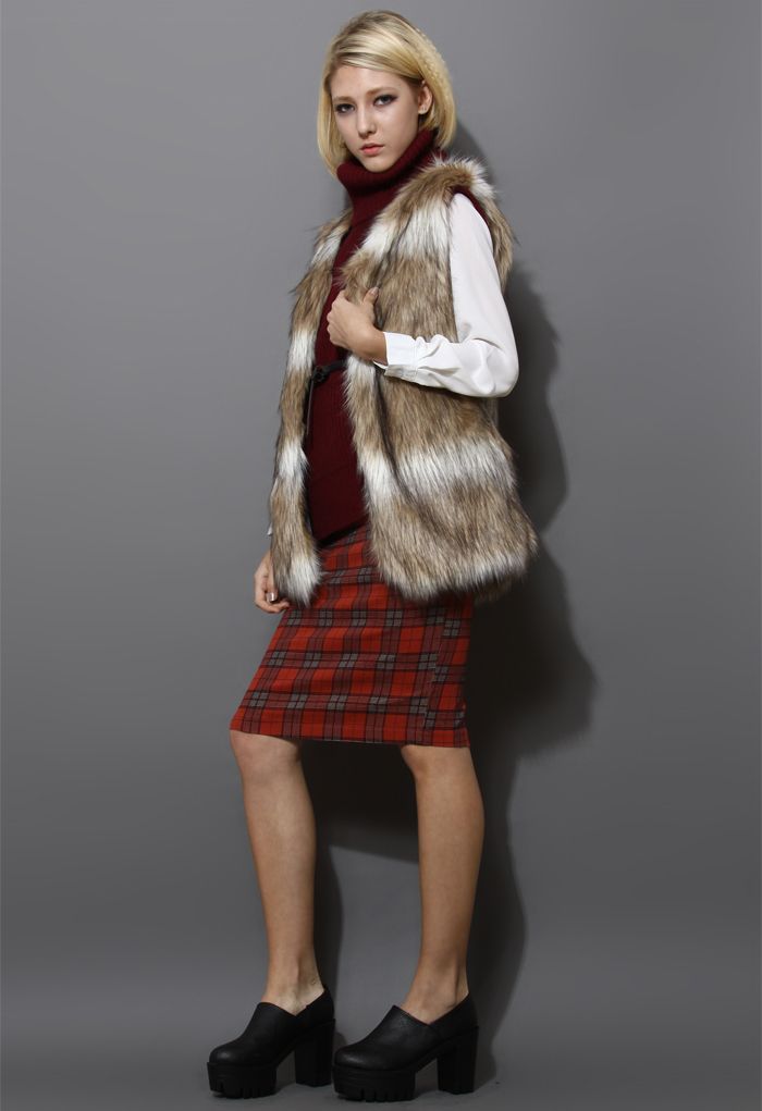 Faux Fur Vest in Striped Camel