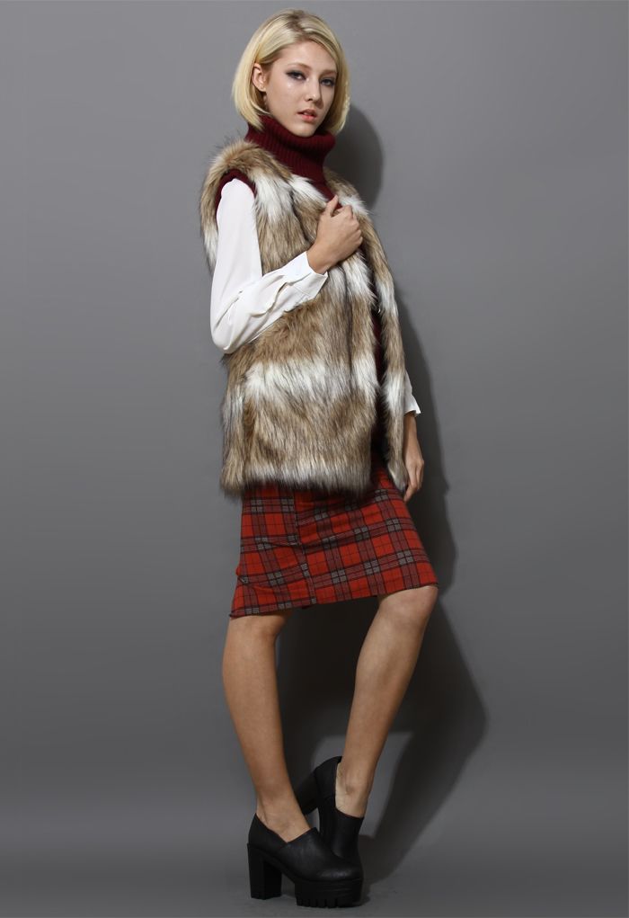 Faux Fur Vest in Striped Camel