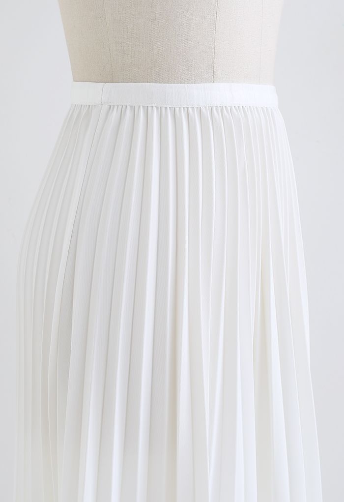 Simplicity Pleated Midi Skirt in White