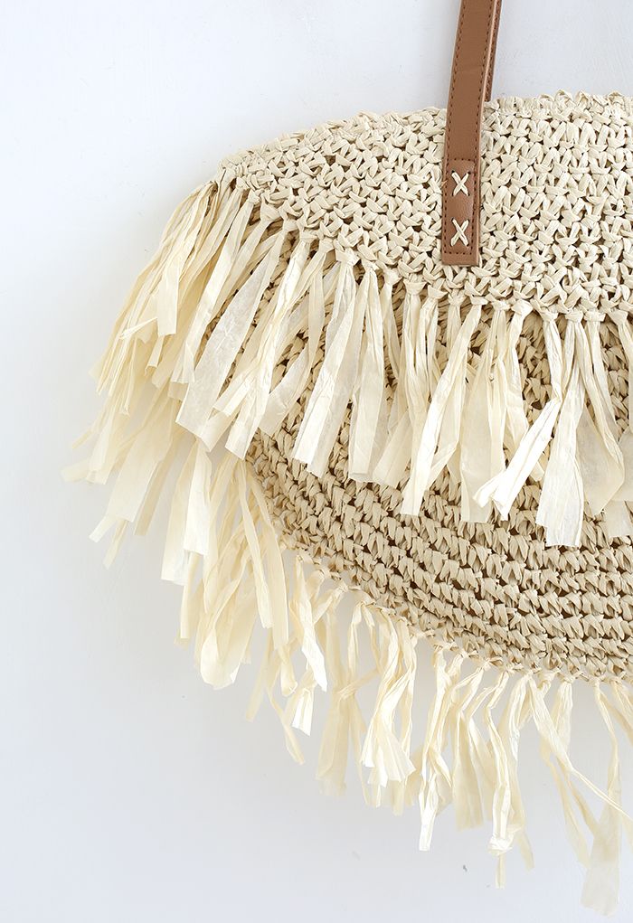 Fringed Woven Straw Shoulder Bag in Cream