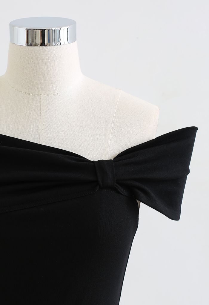 Side Knot Off-Shoulder Fitted Top in Black