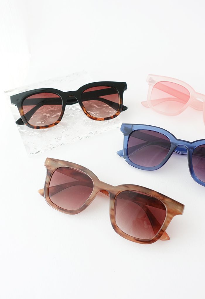 Gradient Lens Wide-Rim Rectangle Shape Sunglasses