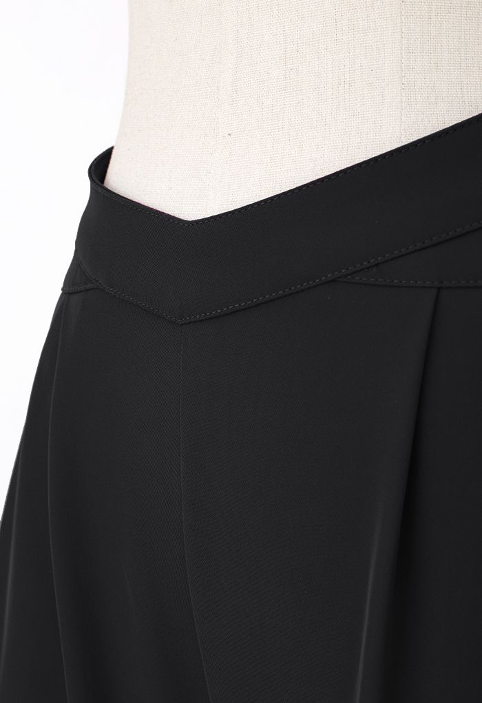 Cutout Waist Wide Leg Pants in Black