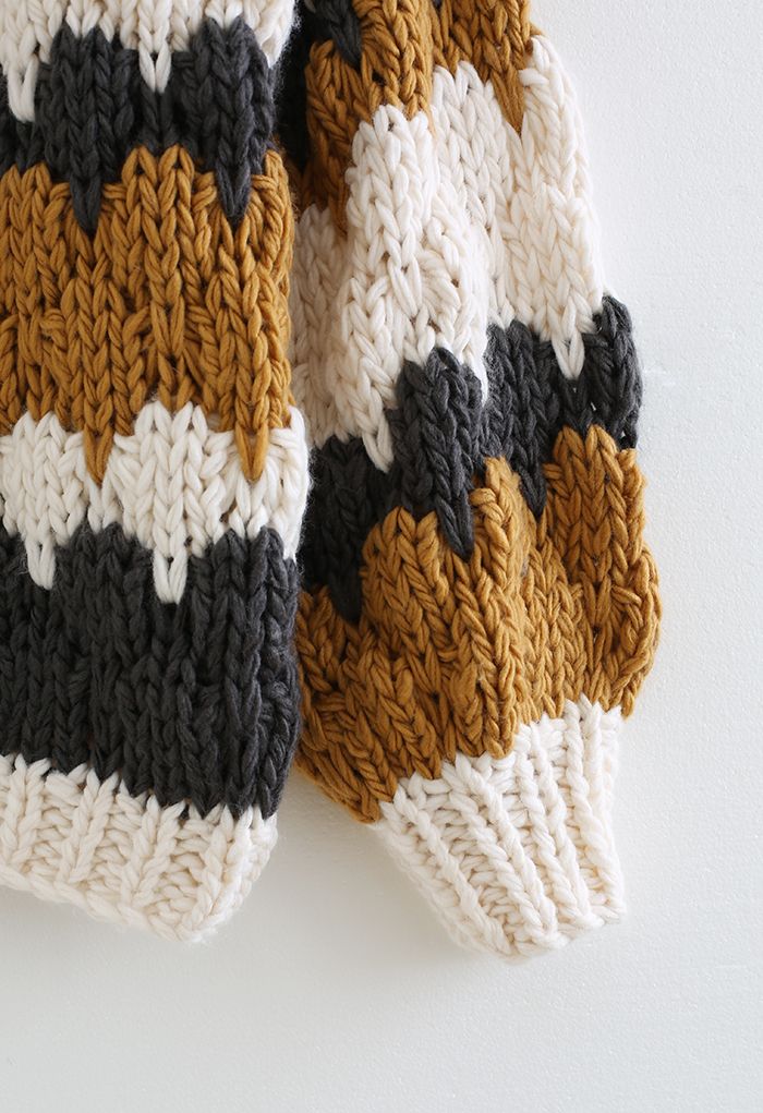 Color Blocked V-Neck Hand-Knit Chunky Cardigan in Smoke