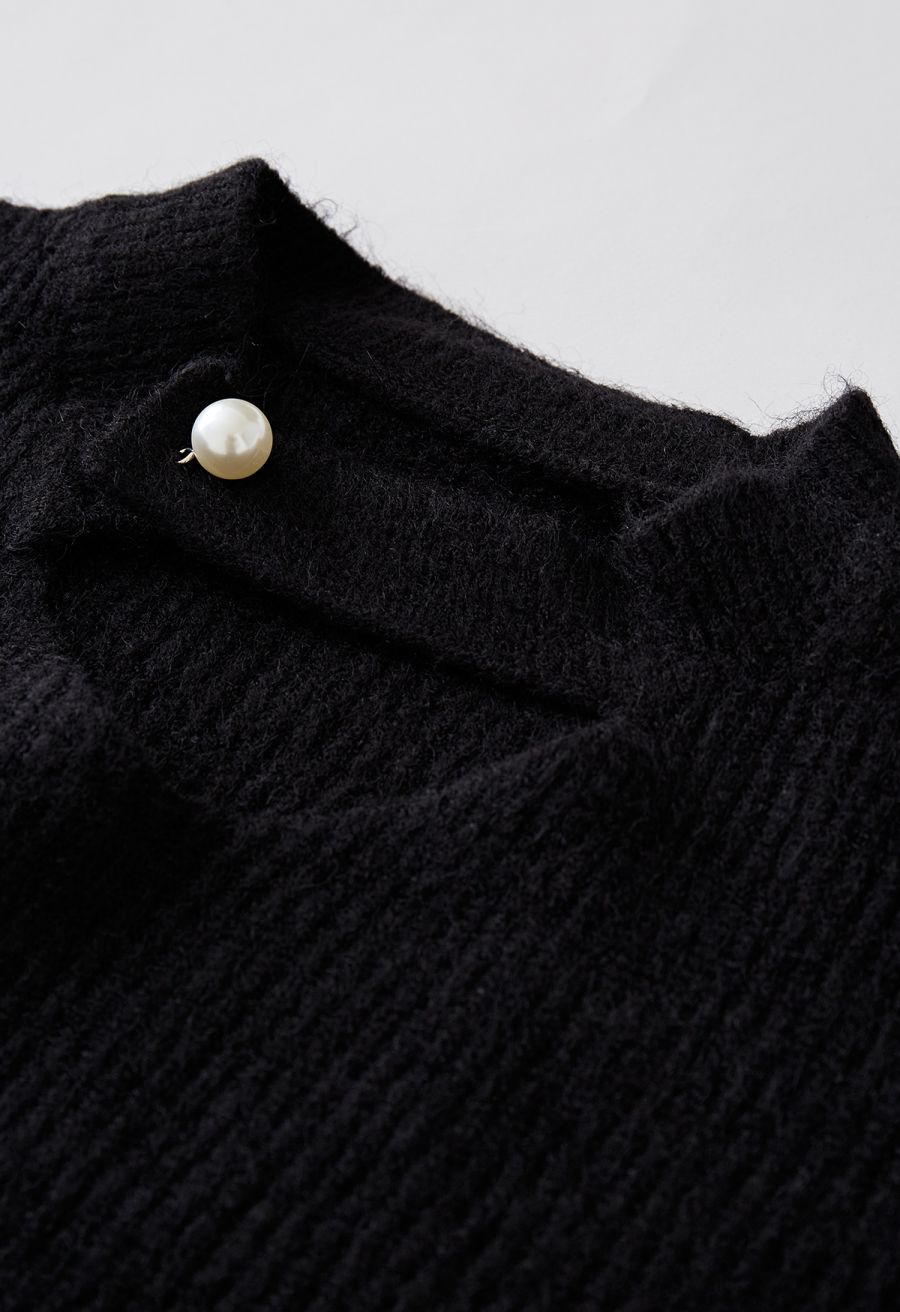 Pearl Decor Choker Neck Ribbed Knit Sweater in Black