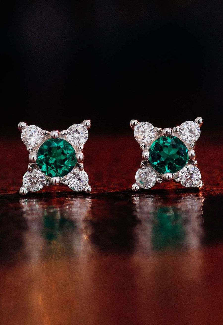 Four Angle Star Emerald Gem Earrings