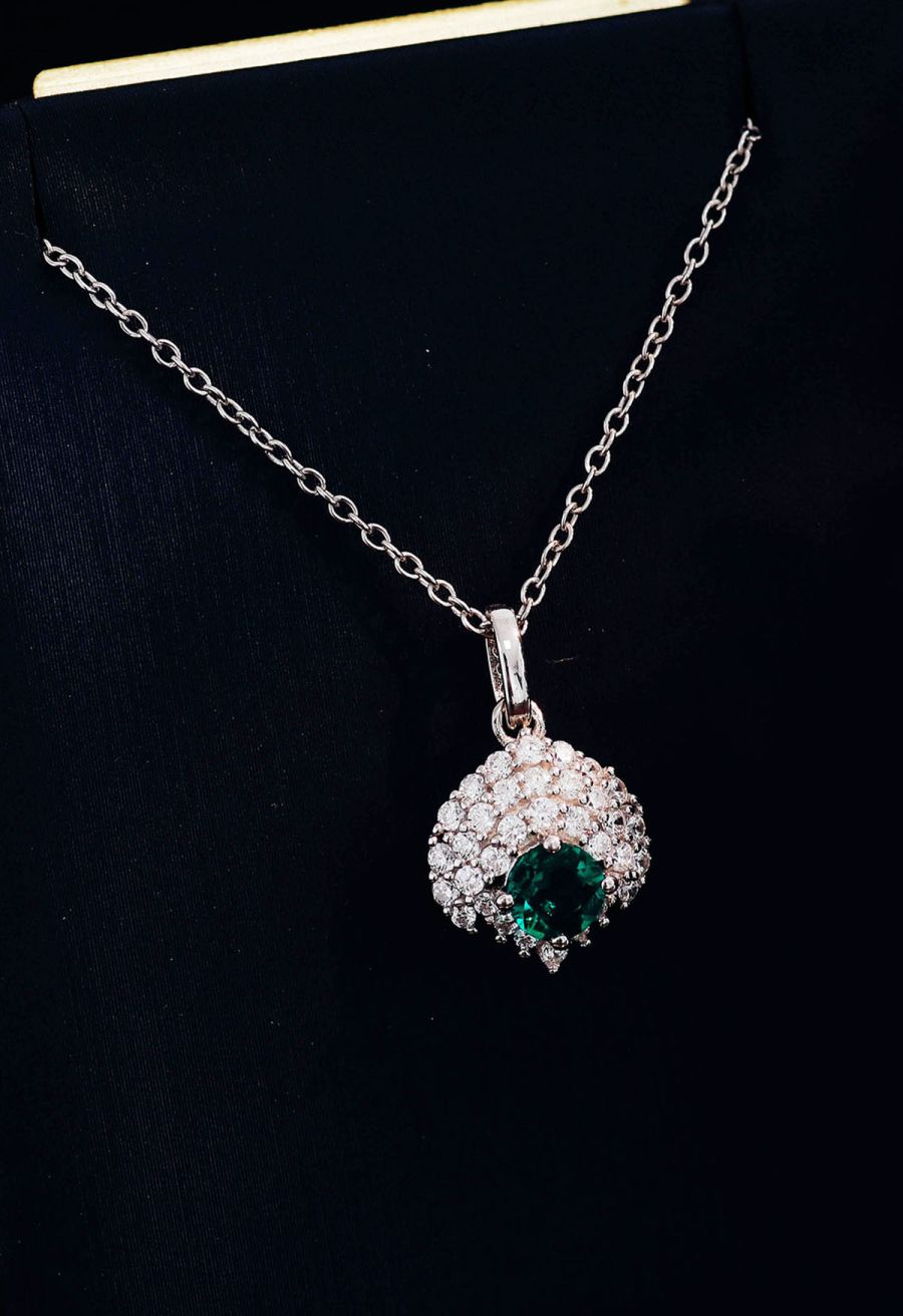 Emerald Gem Diamond Decor Necklace