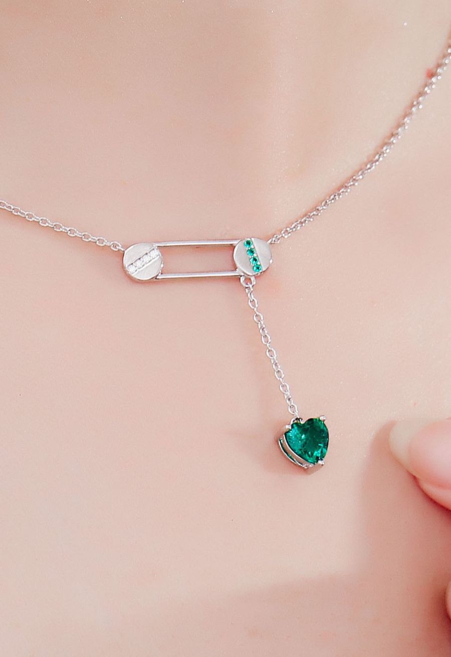 Paperclip Heart Shape Emerald Gem Necklace