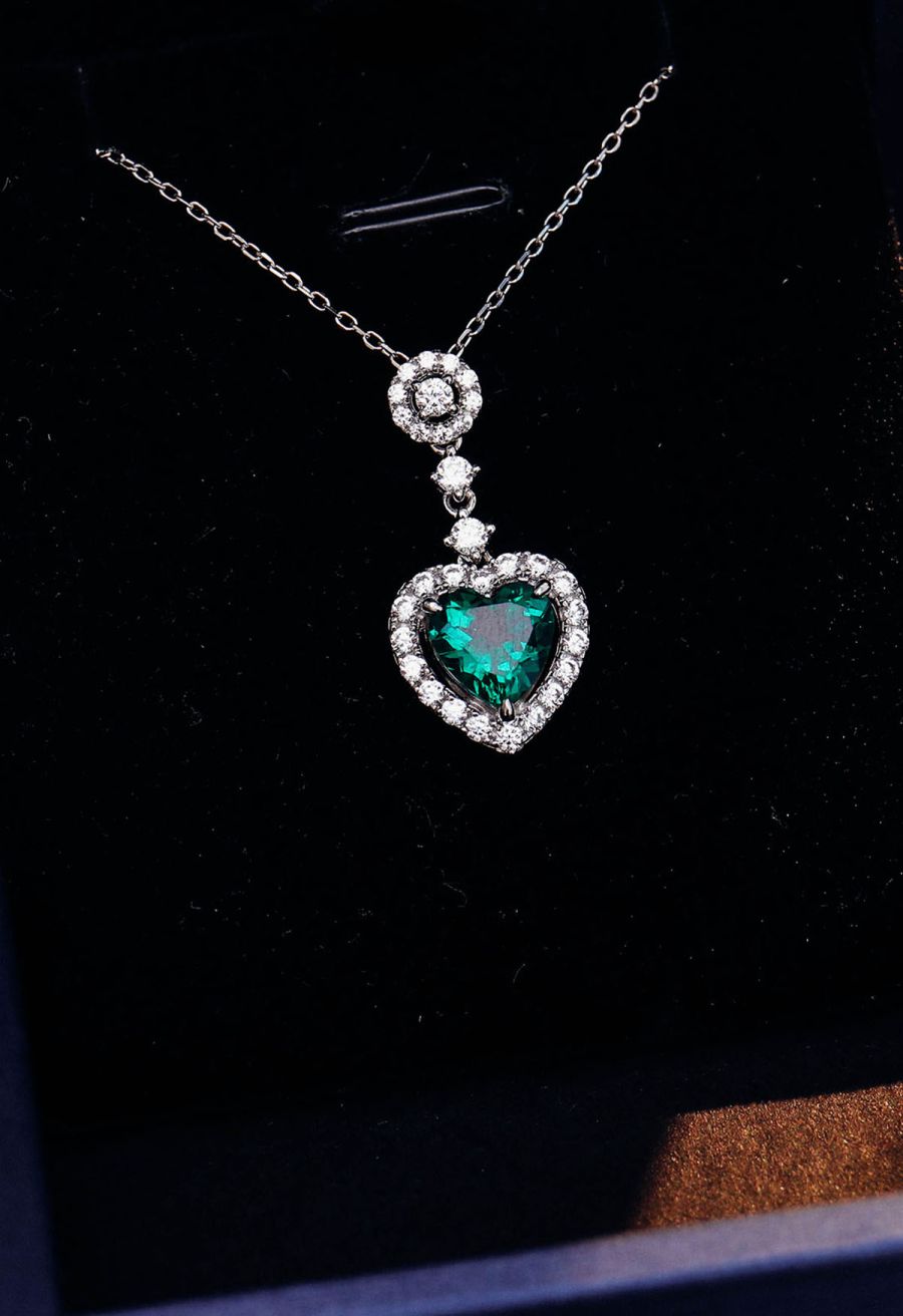 Heart Shape Emerald Gem Necklace