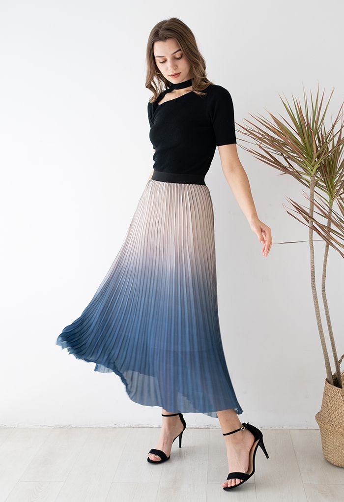 Gradient Shimmer Line Pleated Maxi Skirt in Blue