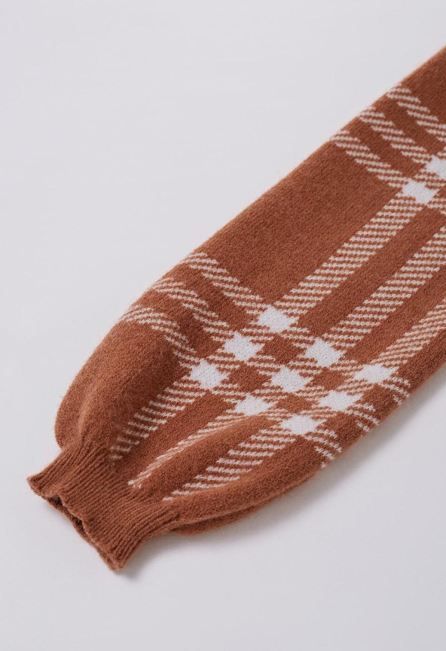 Classic Plaid Round Neck Knit Sweater in Caramel