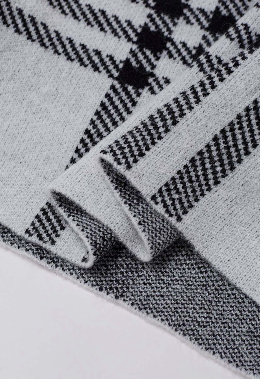 Classic Plaid Round Neck Knit Sweater in Grey