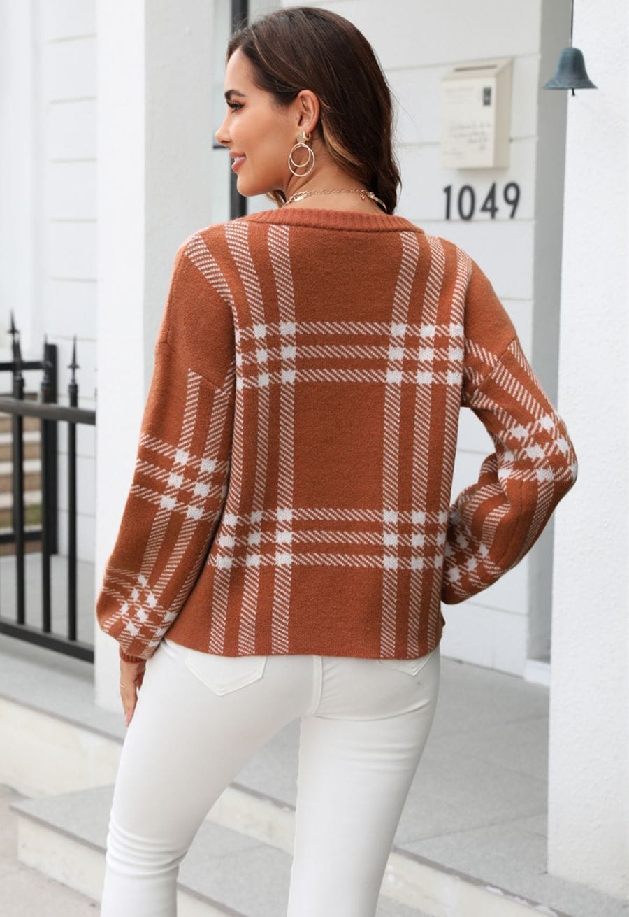 Classic Plaid Round Neck Knit Sweater in Caramel