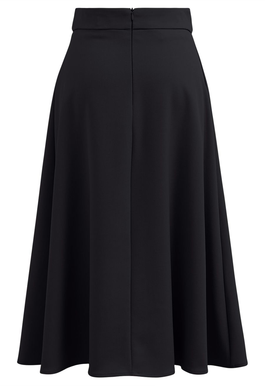 Button Embellished Waist Pleated Midi Skirt in Black