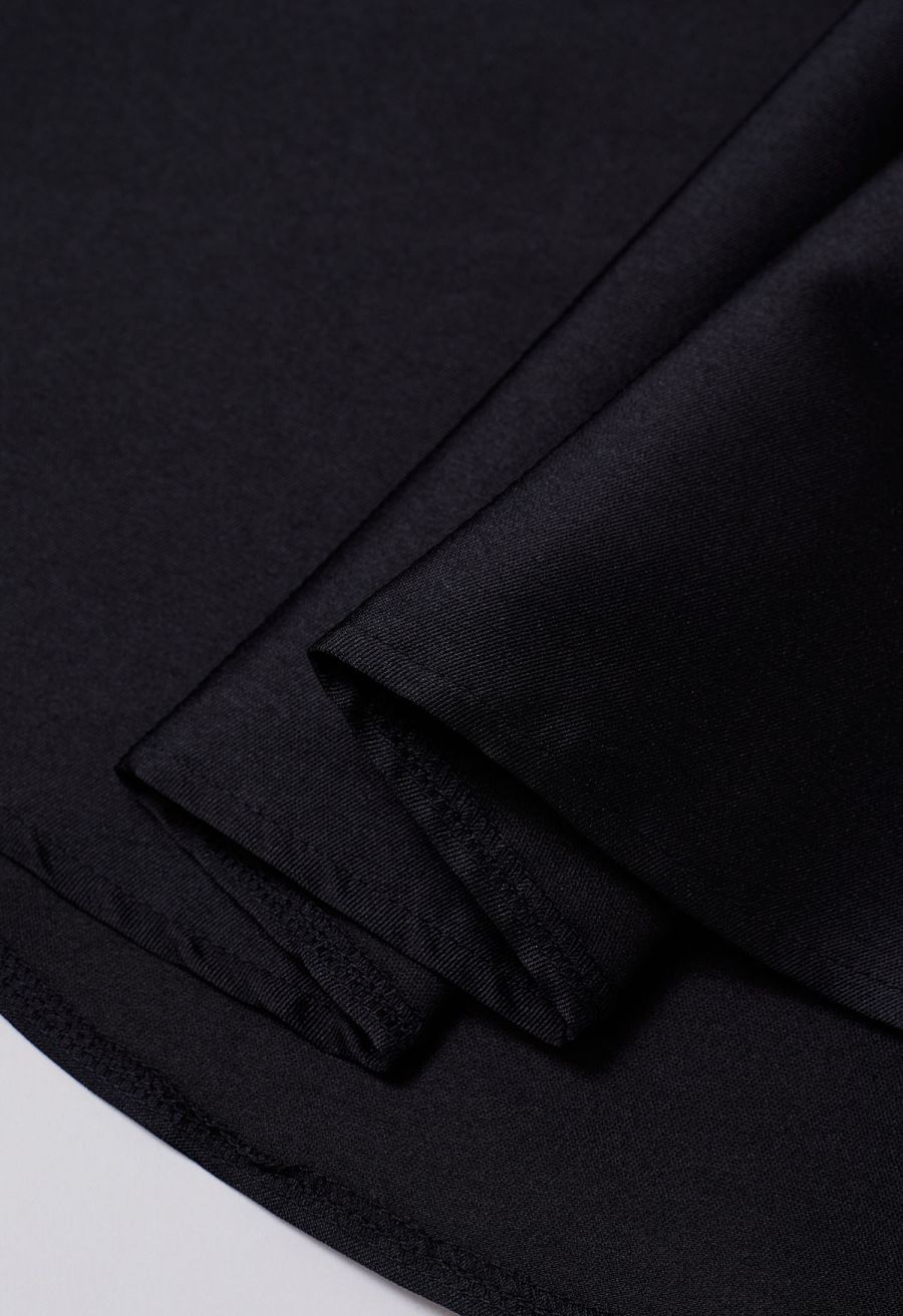 Sleek Side Pockets Pleated A-Line Midi Skirt in Black