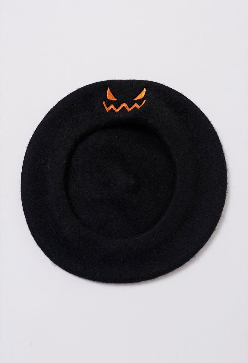 Wicked Pumpkin Beret Hat in Black