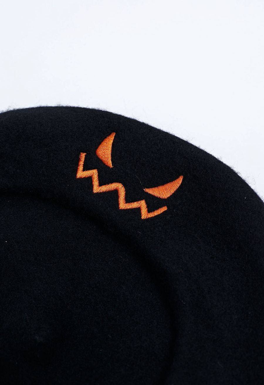 Wicked Pumpkin Beret Hat in Black