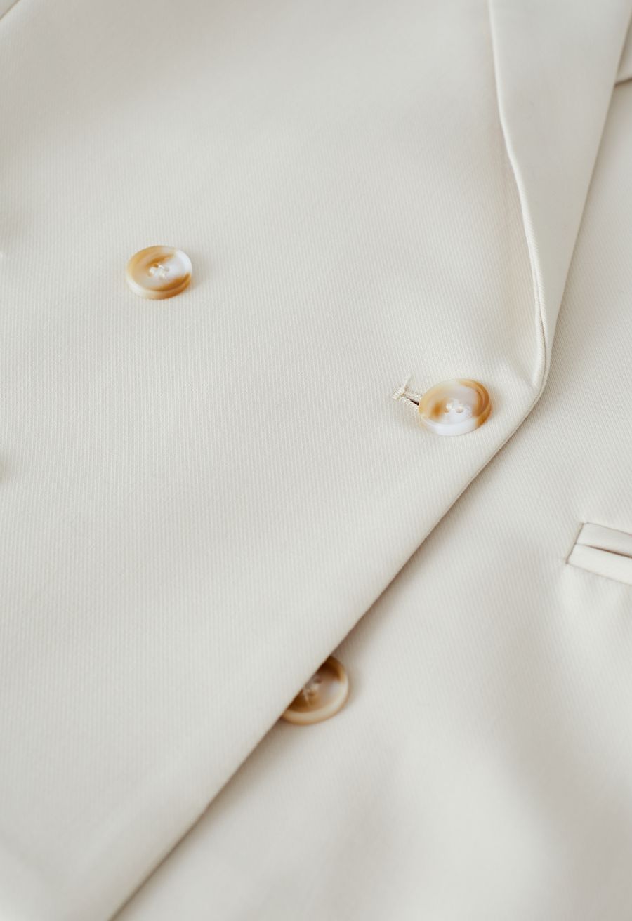 Notched Lapel Welt Pocket Blazer in Cream