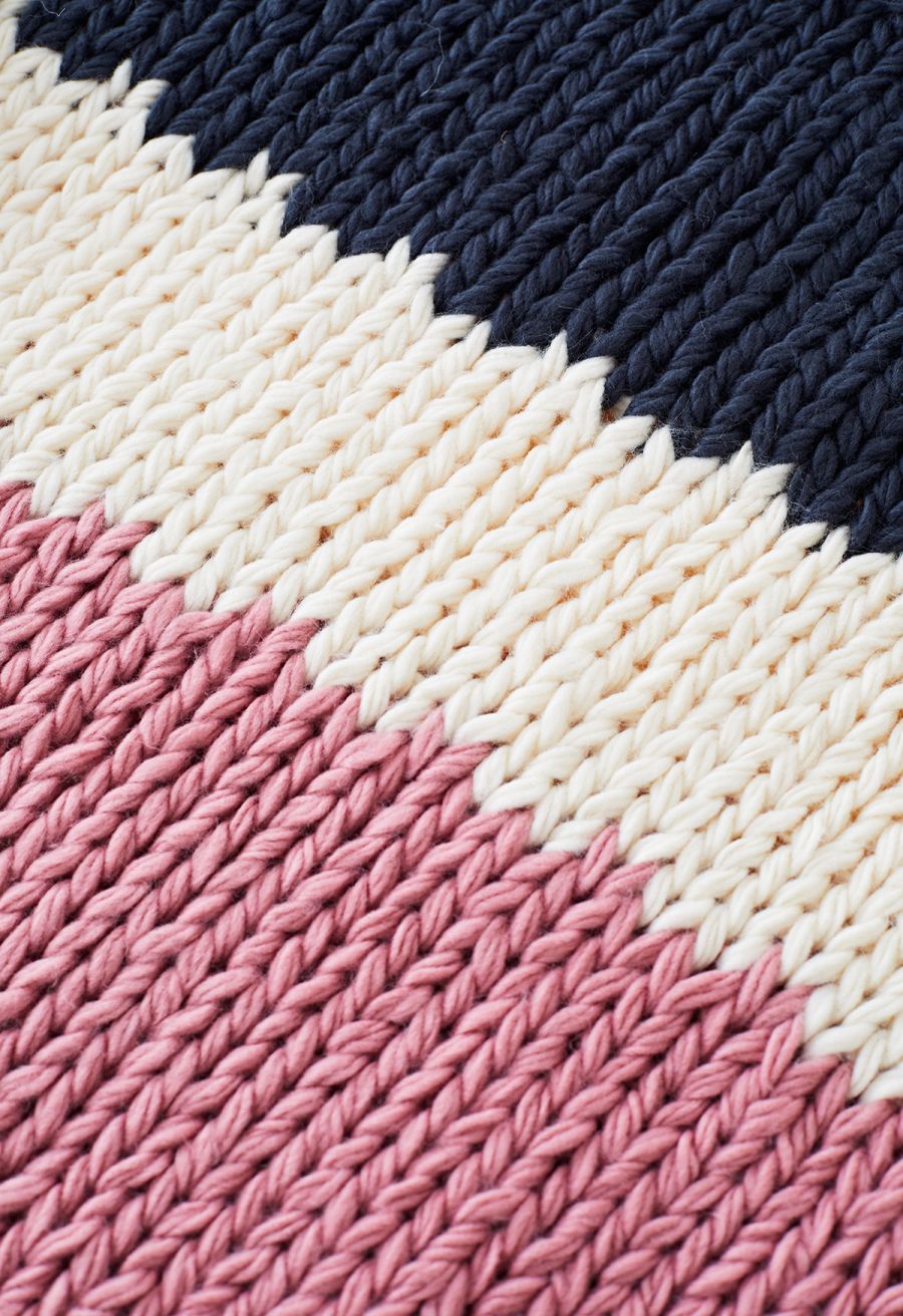 Color Block Balloon Sleeve Chunky Hand Knit Sweater in Pink