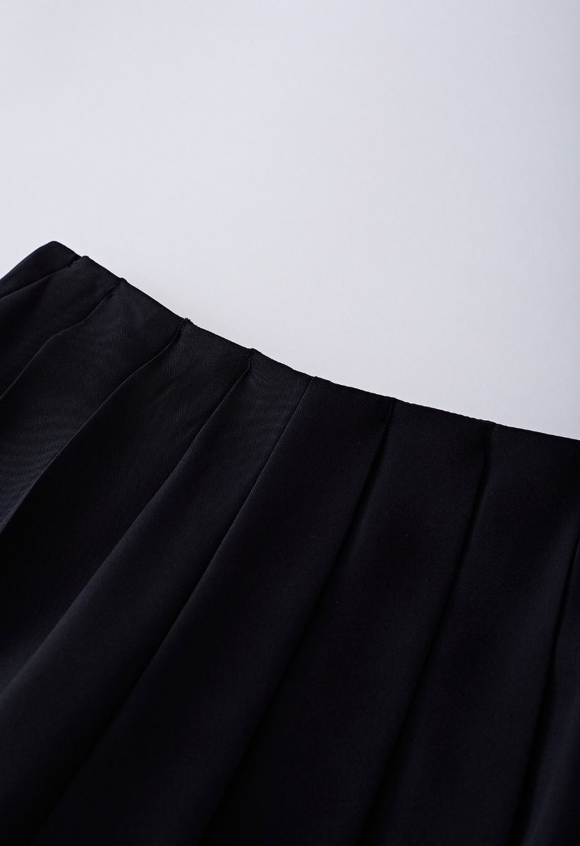 Fanciful Pleats Wide-Leg Pants in Black