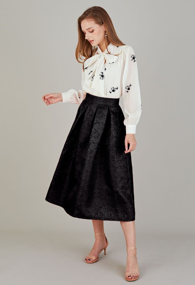 Noble Embossed Floral Jacquard Midi Skirt in Black