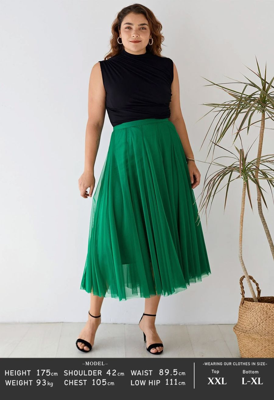 Ruched Detail Sleeveless Top in Black