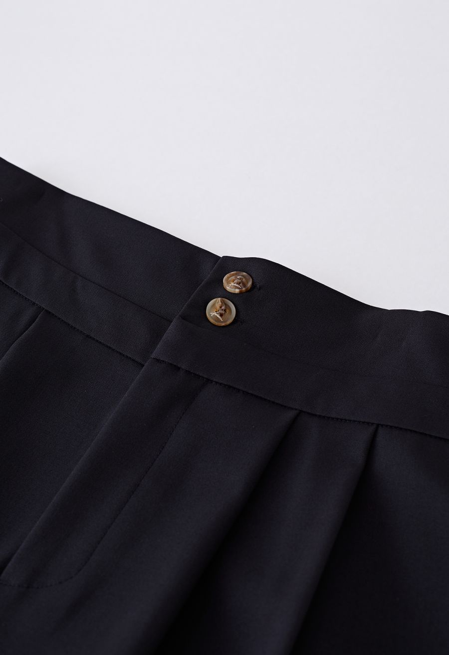 Subtle Pleats Wide-Leg Pants in Black