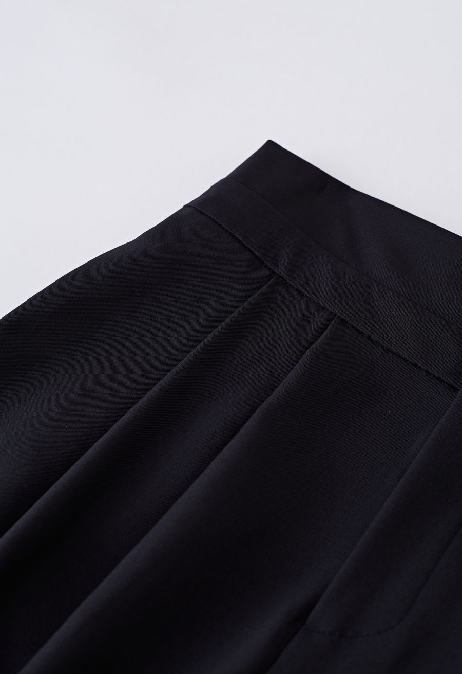 Subtle Pleats Wide-Leg Pants in Black