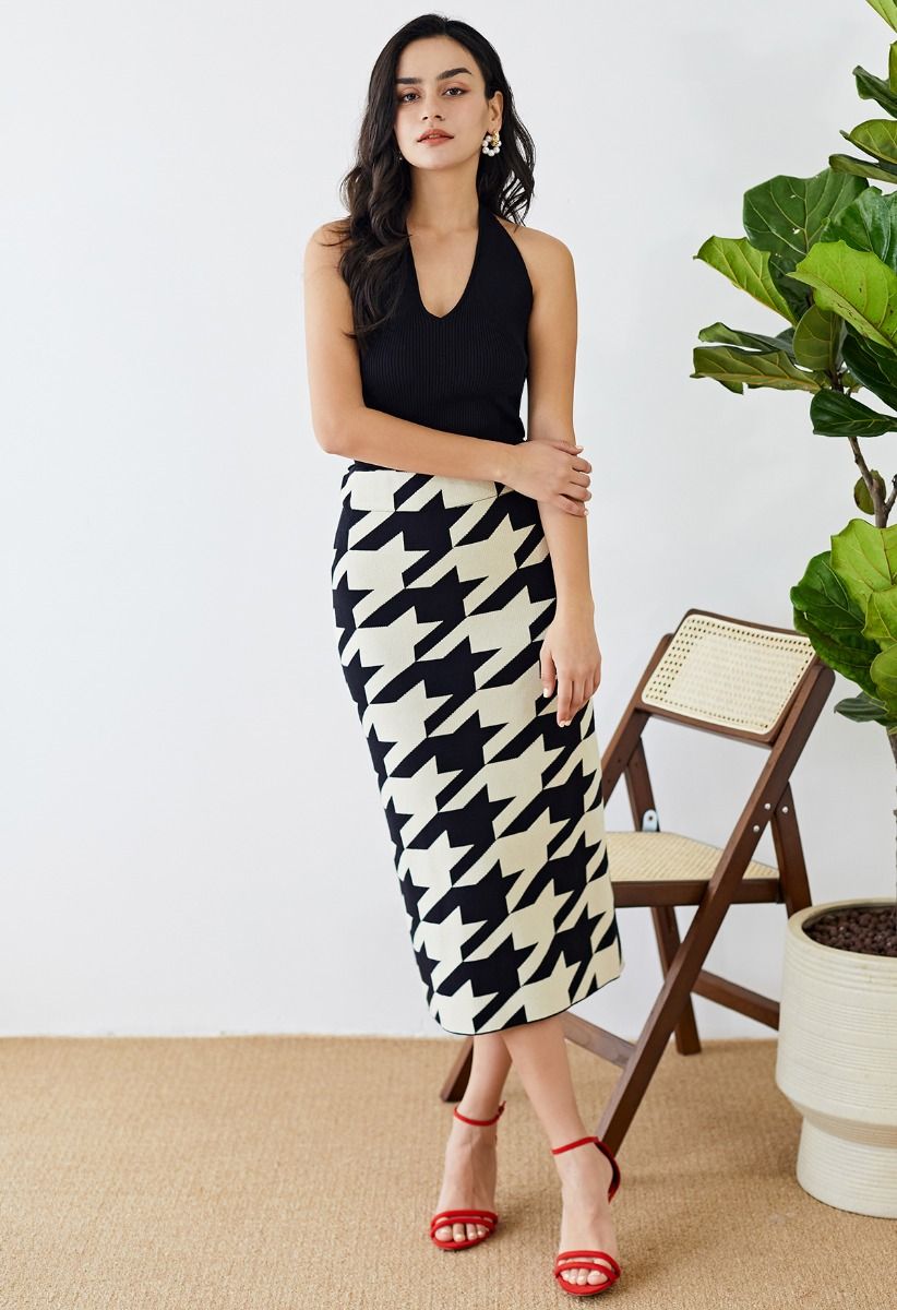 Halter Neck Ribbed Knit Top in Black