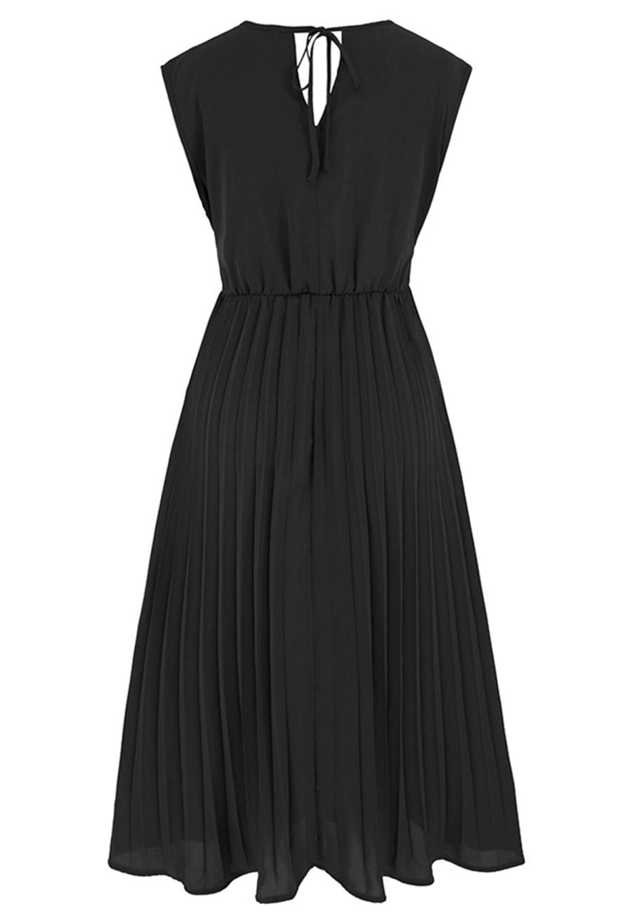 Sash Adorned Pleated Wrap Sleeveless Dress in Black