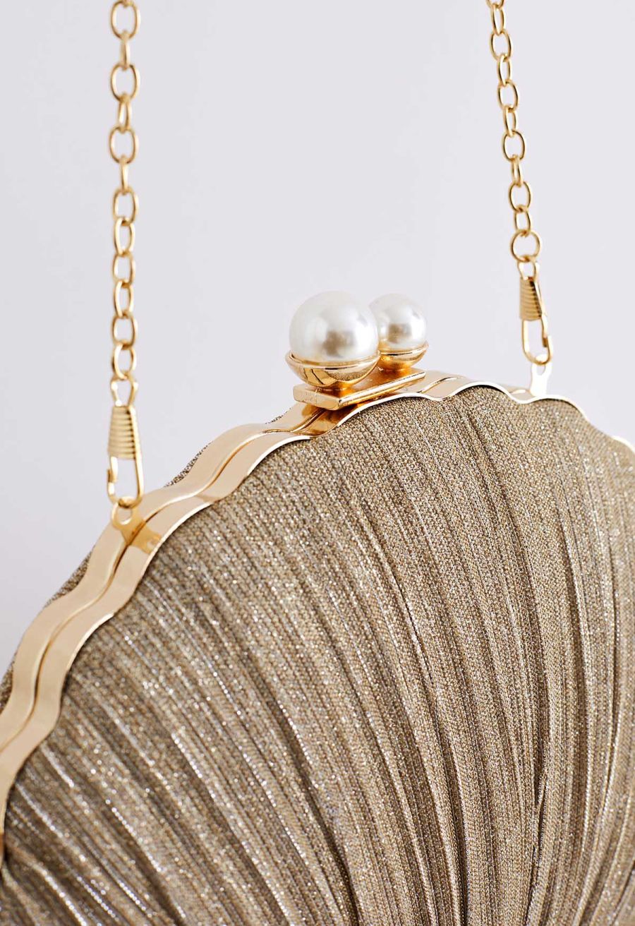 Ritzy Seashell Pearl Clutch in Gold