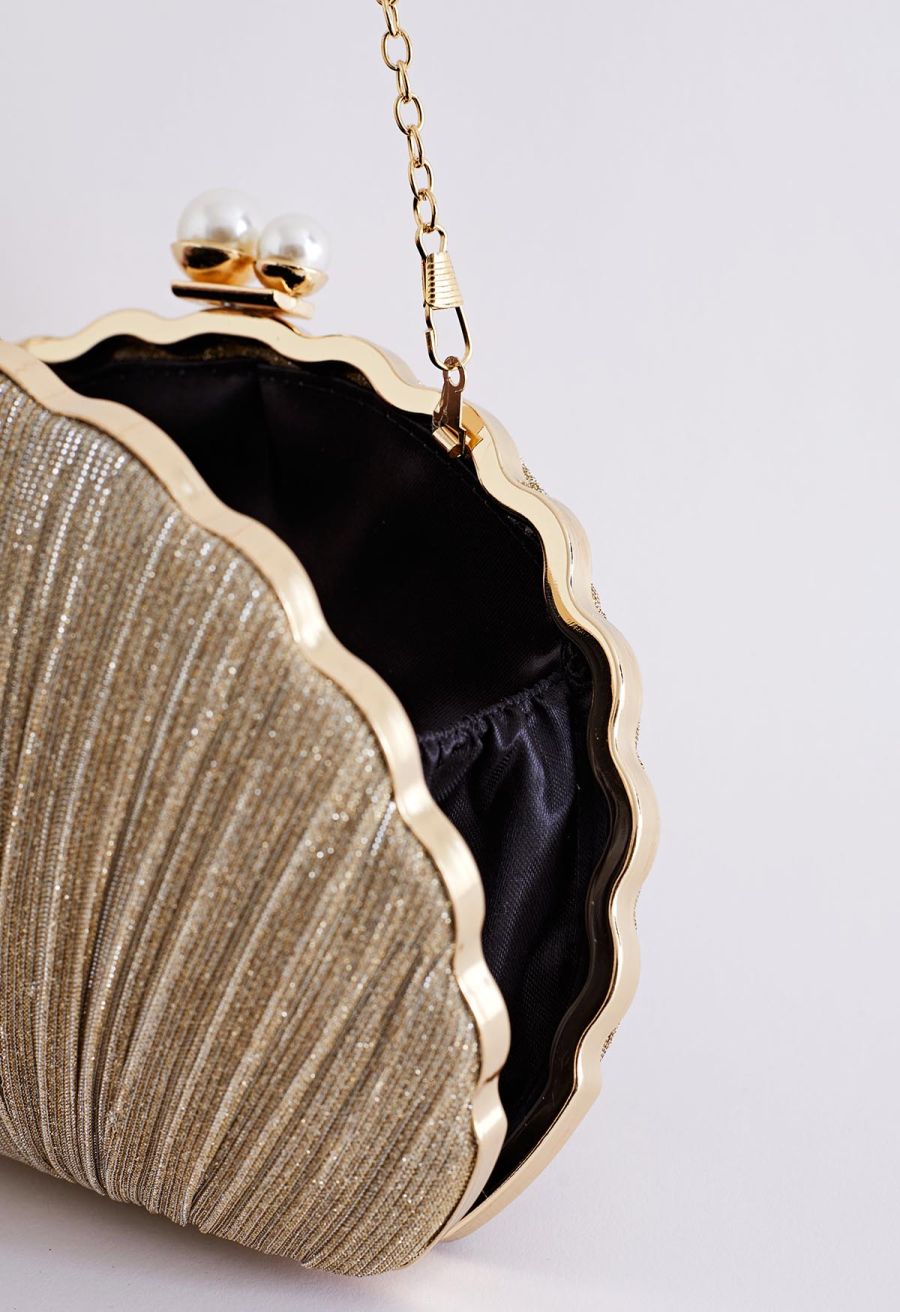 Ritzy Seashell Pearl Clutch in Gold