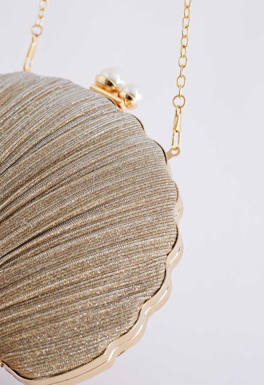 Ritzy Seashell Pearl Clutch in Gold