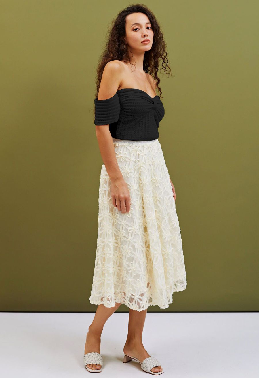 Front Knot Off-Shoulder Crop Top in Black