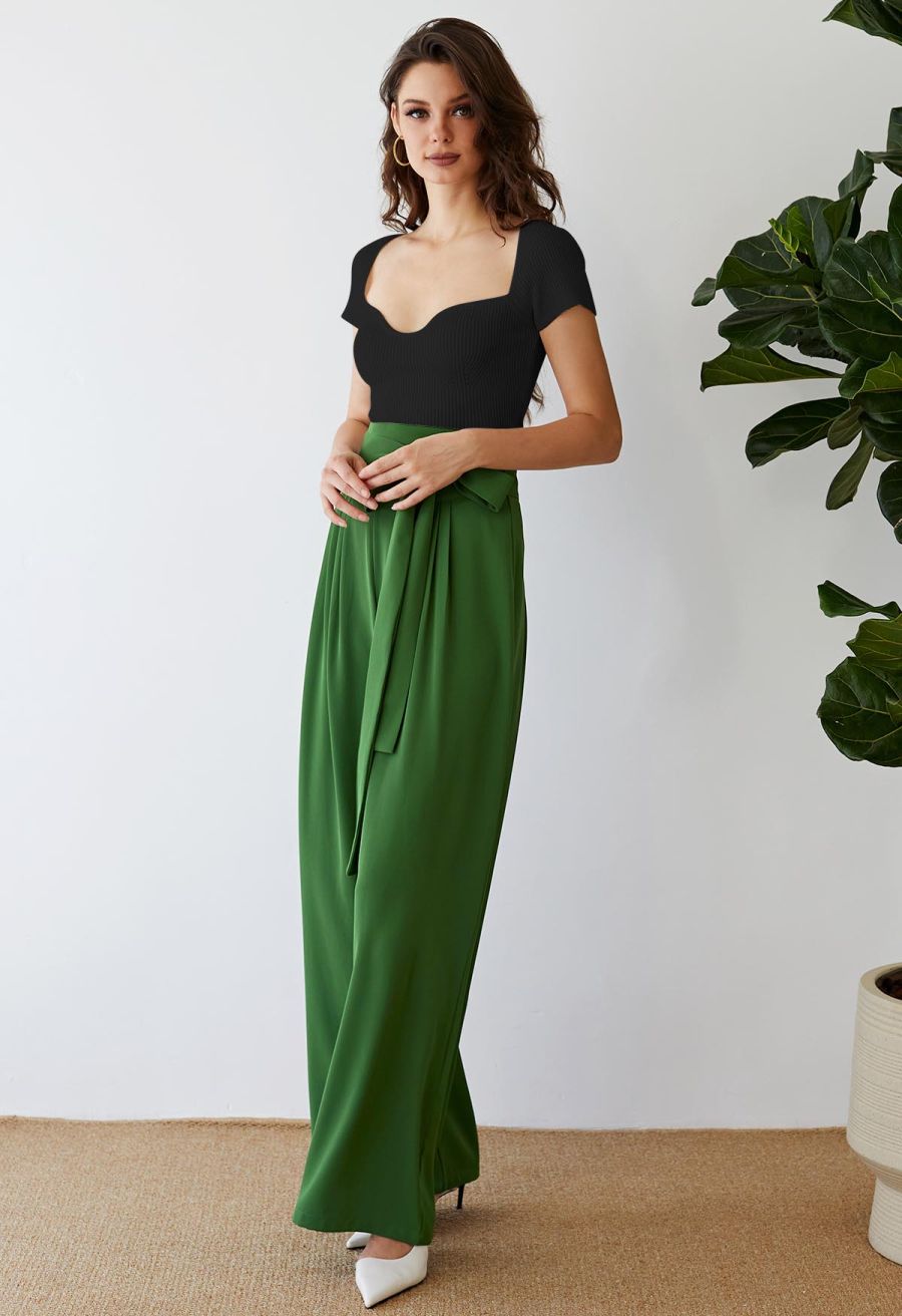 U-Shape Wide Collar Fitted Knit Top in Black