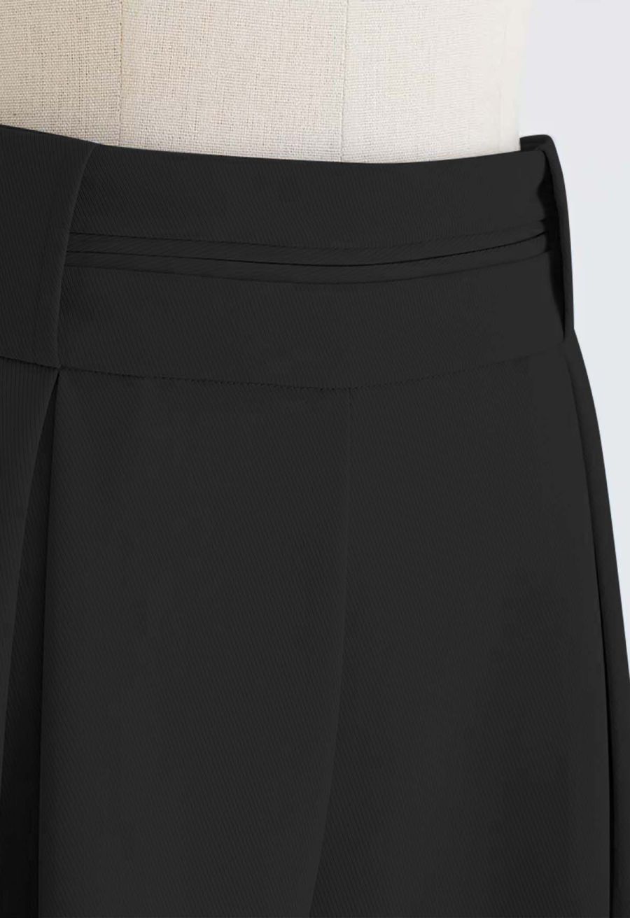 Side Pockets Pleated Wide-Leg Pants in Black