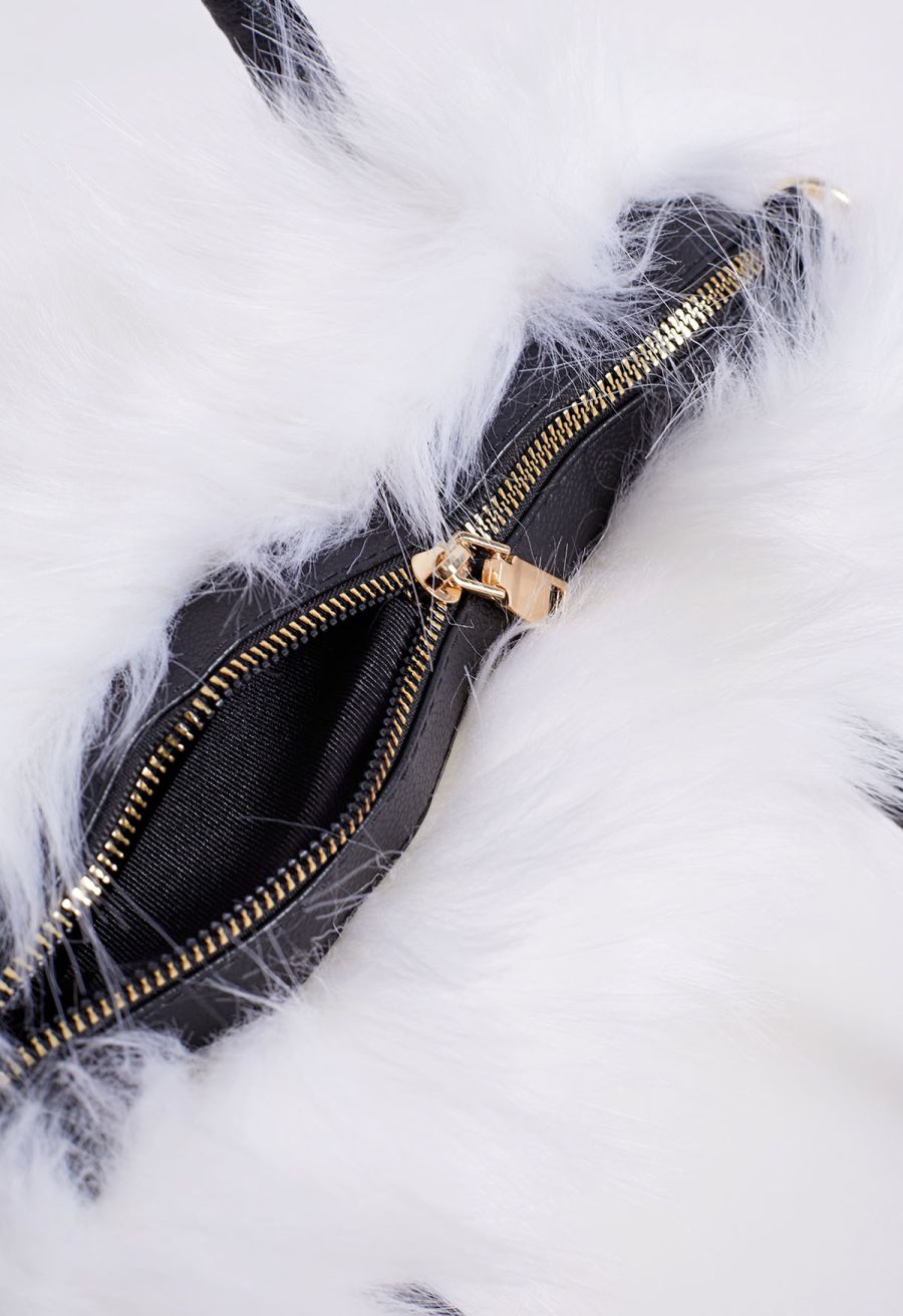 Fluffy Faux Fur Handbag in Ivory