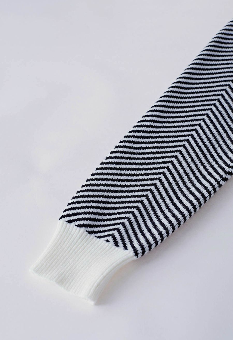 Zigzag Stripe Pattern Buttoned Knit Cardigan in Black