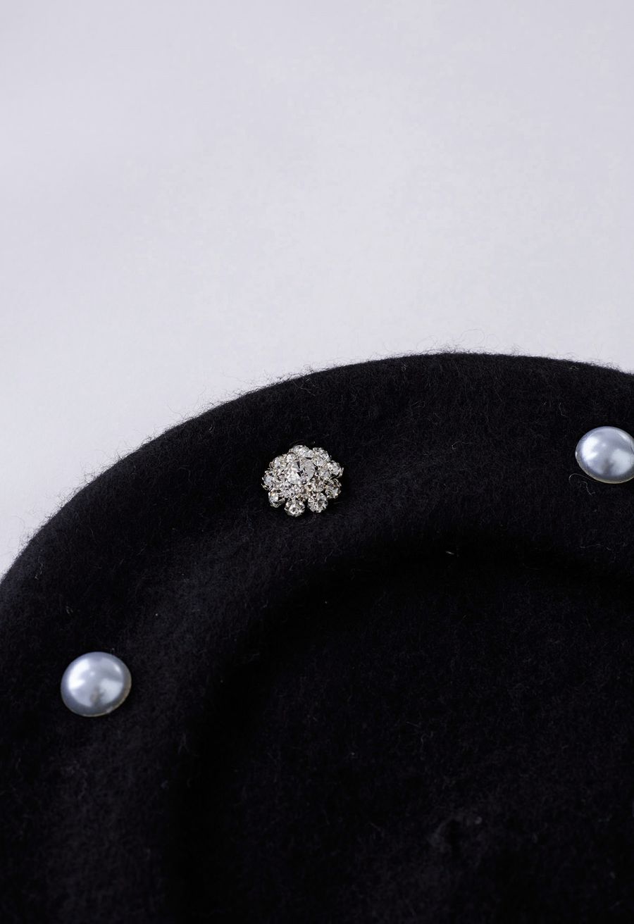 Rhinestone Decor Pearly Beret in Black