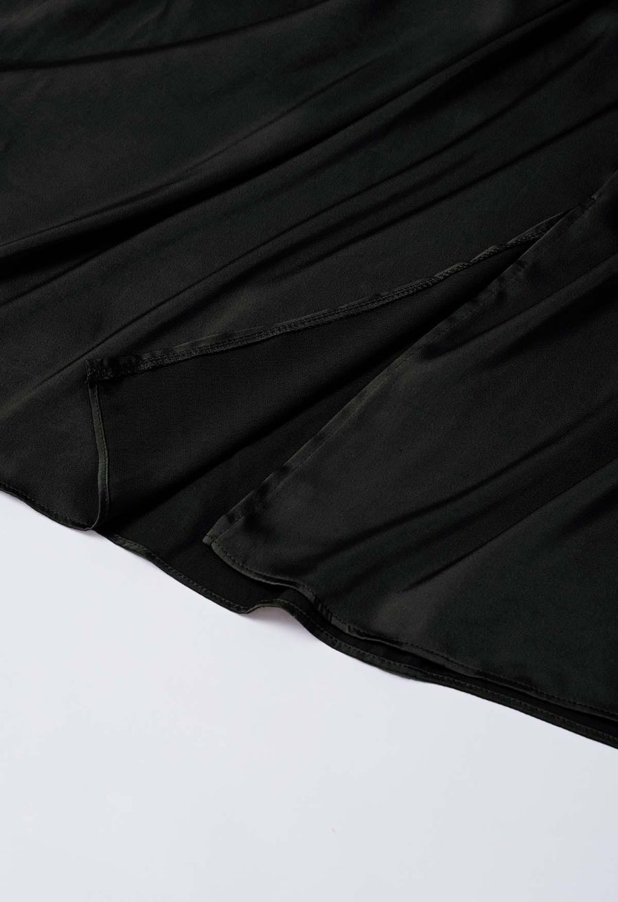 V-Neck Puff Sleeves Ruched Midi Dress in Black